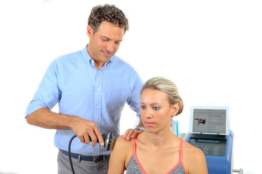 Piezowave ESWT being used to treat frozen shoulder